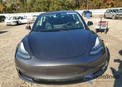 2018 Tesla Model 3 из США, поврежденный, VIN 5YJ3E1EB4JF090819